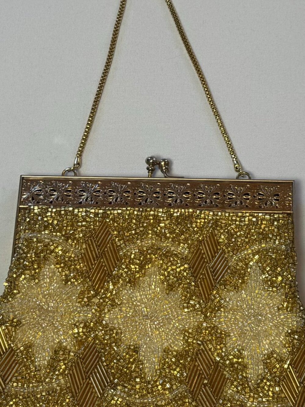 Vintage golden beaded evening bag kiss lock closure - Picture 4 of 9